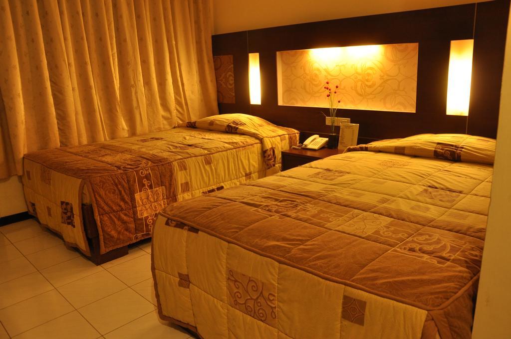 Hotel Wisanti Джокякарта Екстериор снимка