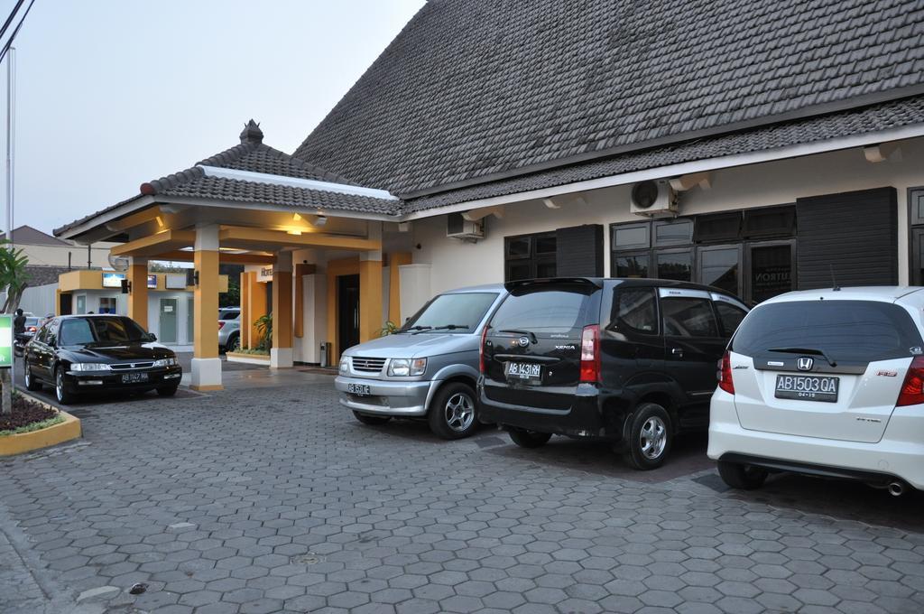 Hotel Wisanti Джокякарта Екстериор снимка