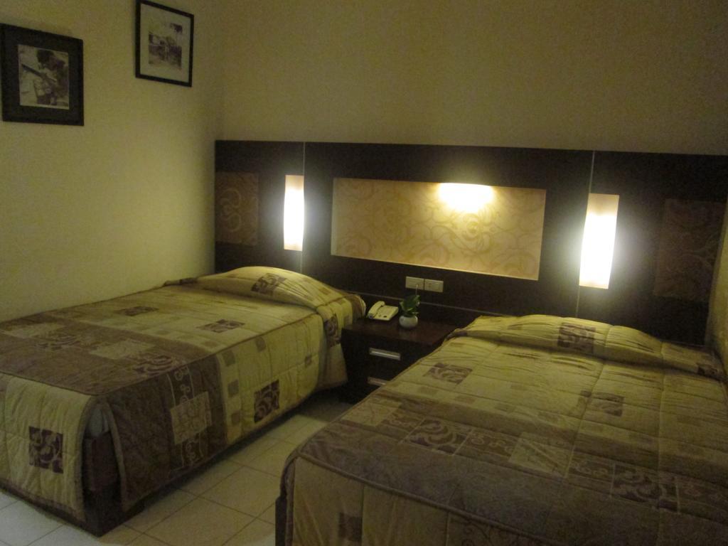 Hotel Wisanti Джокякарта Екстериор снимка