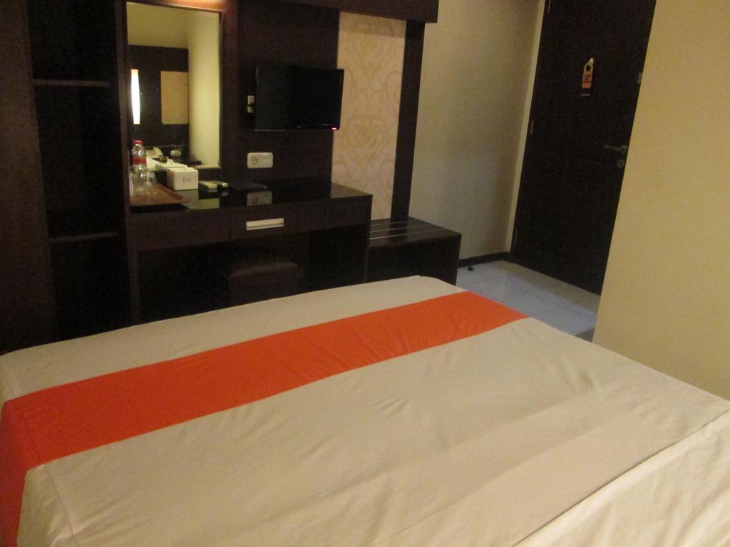 Hotel Wisanti Джокякарта Екстериор снимка