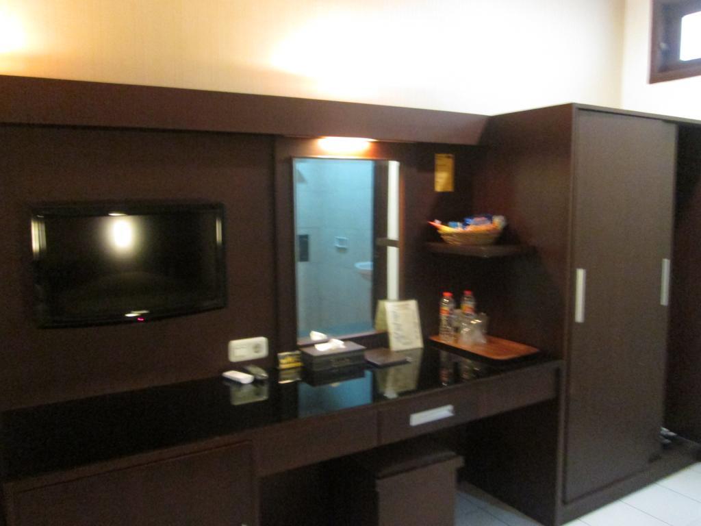 Hotel Wisanti Джокякарта Екстериор снимка