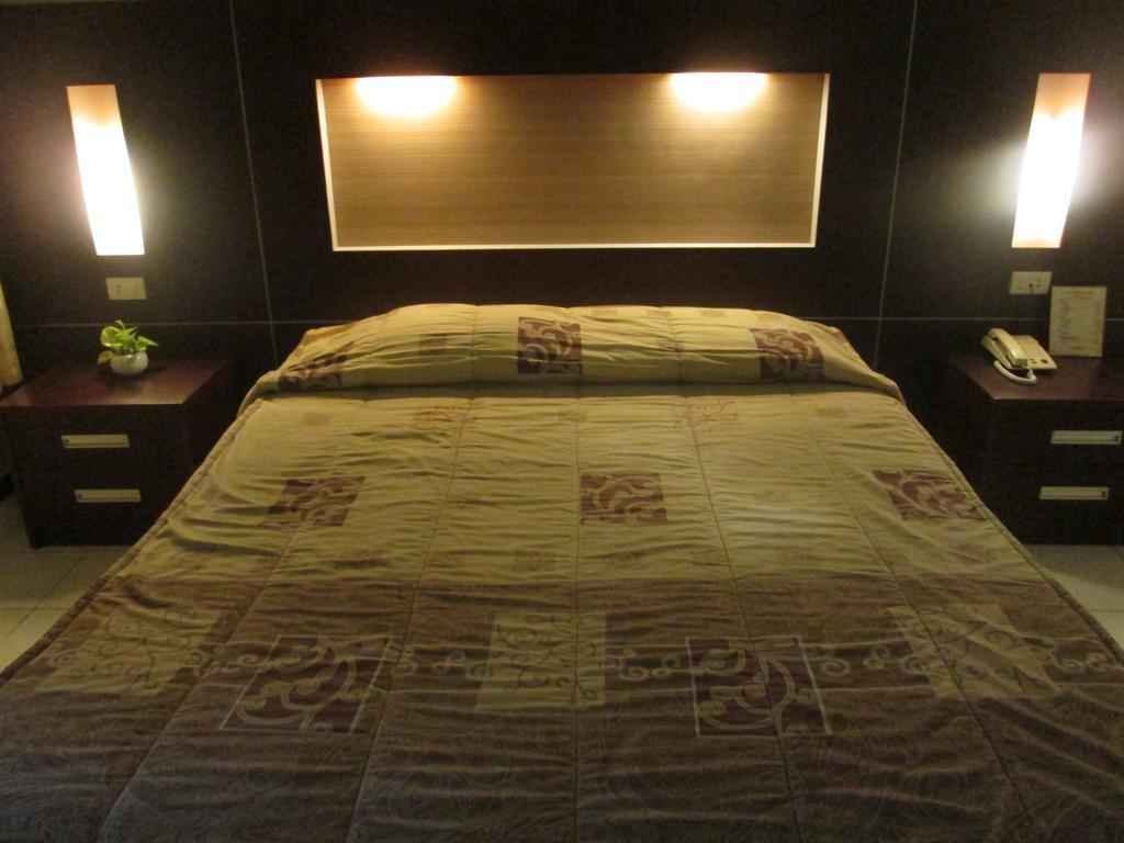 Hotel Wisanti Джокякарта Екстериор снимка