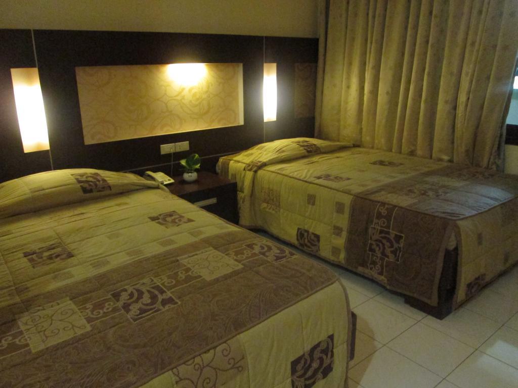 Hotel Wisanti Джокякарта Екстериор снимка