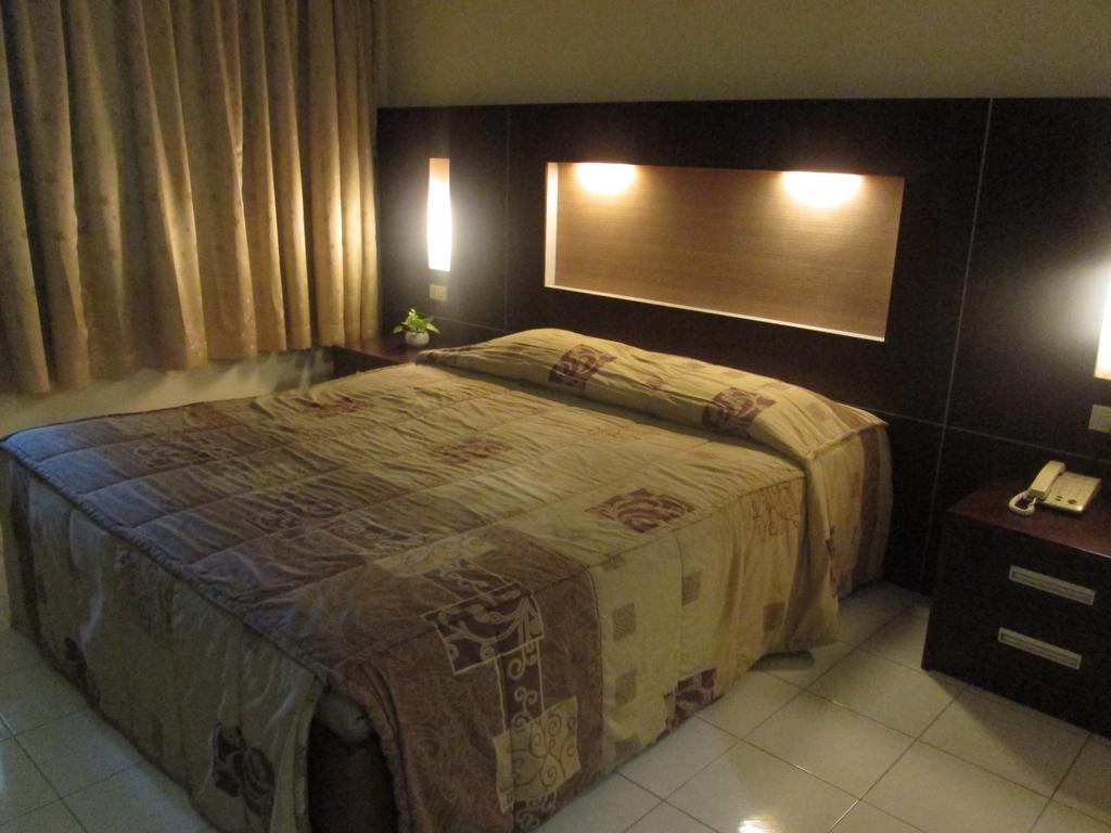 Hotel Wisanti Джокякарта Екстериор снимка