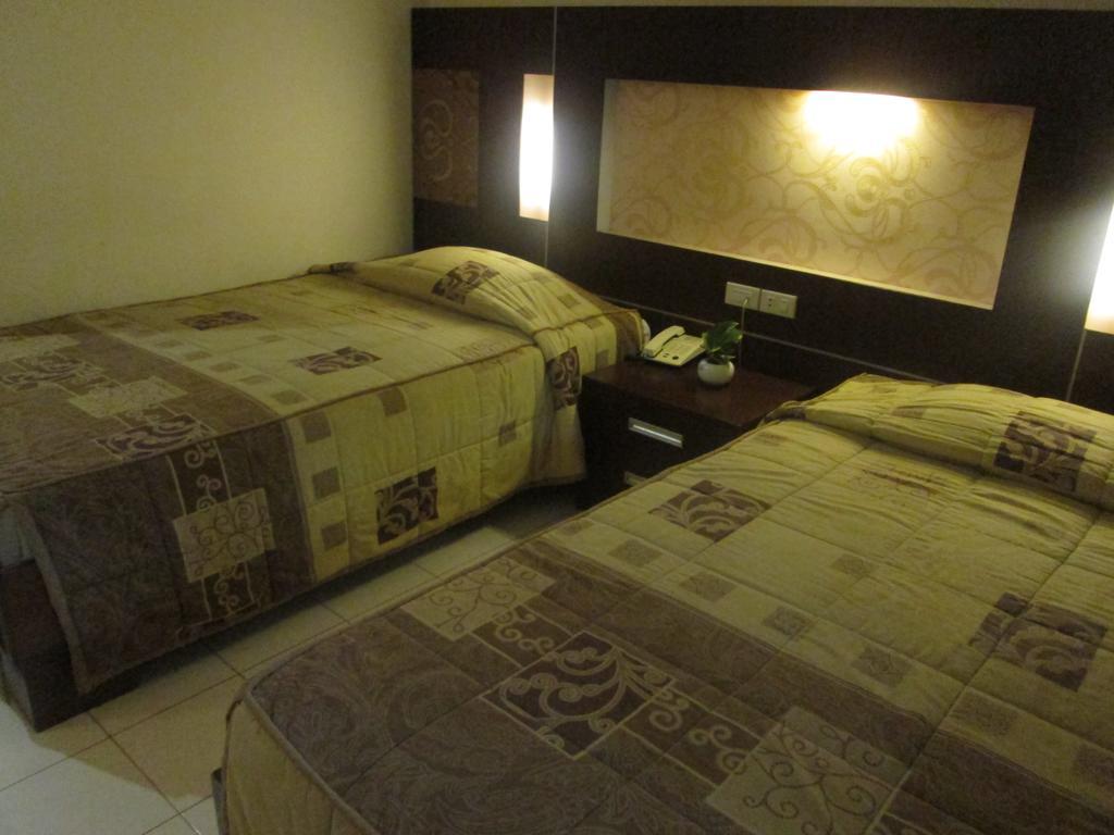Hotel Wisanti Джокякарта Екстериор снимка
