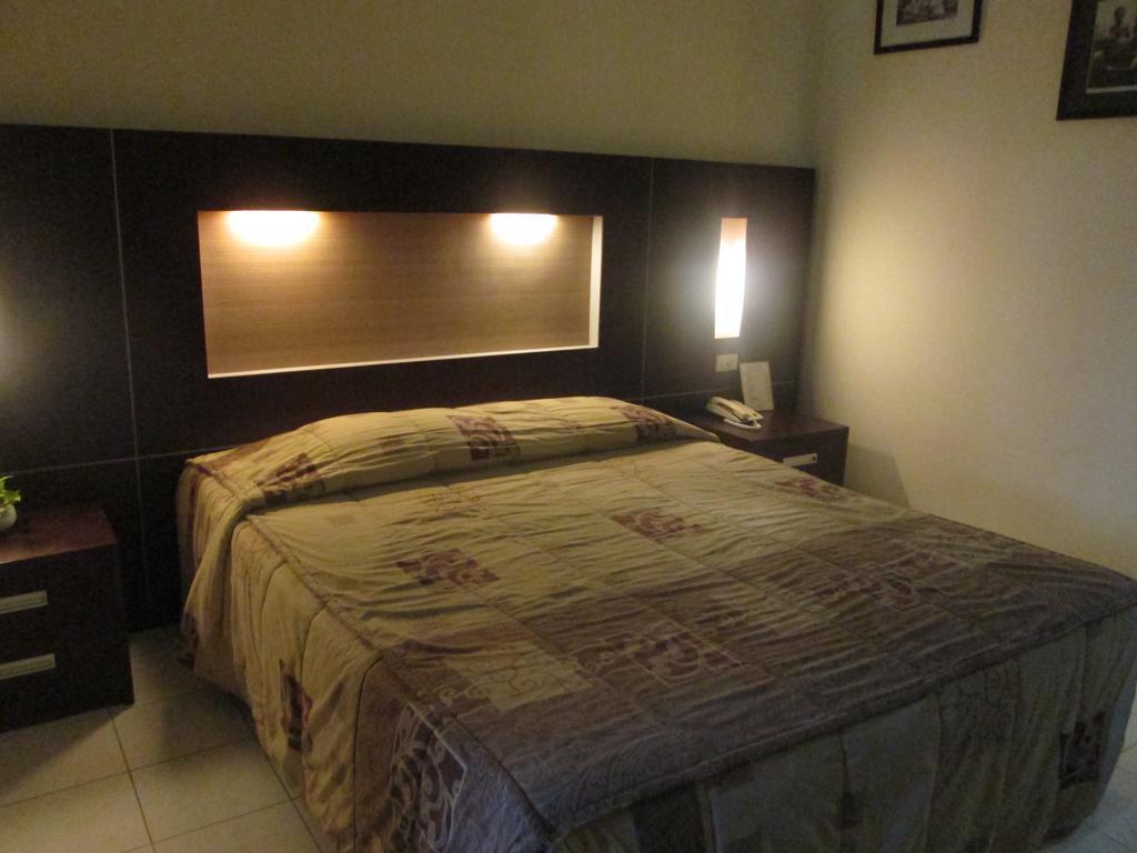 Hotel Wisanti Джокякарта Екстериор снимка