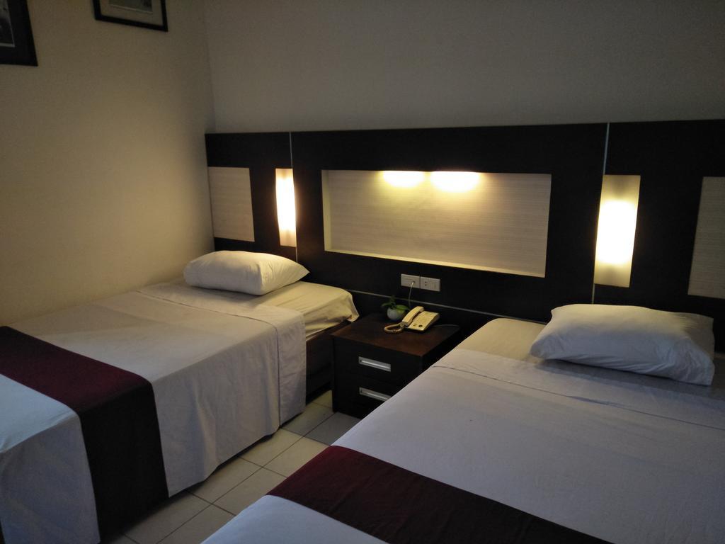 Hotel Wisanti Джокякарта Екстериор снимка