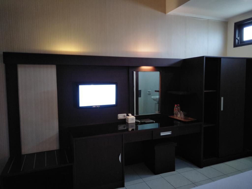 Hotel Wisanti Джокякарта Екстериор снимка