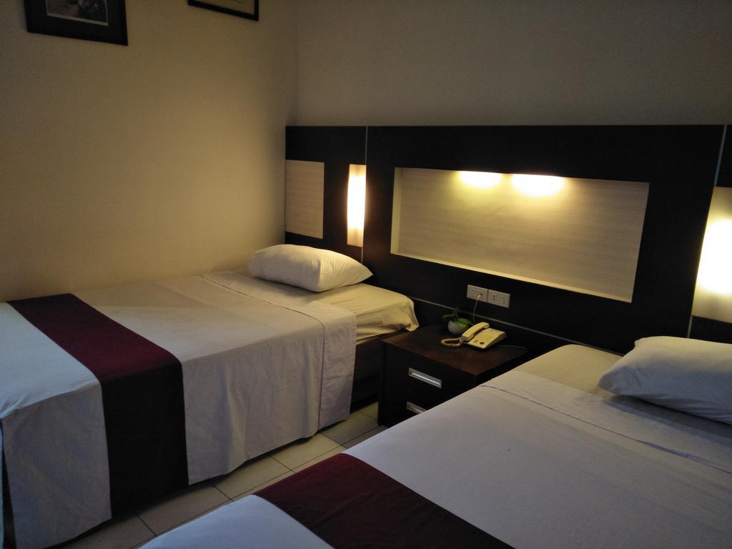 Hotel Wisanti Джокякарта Екстериор снимка