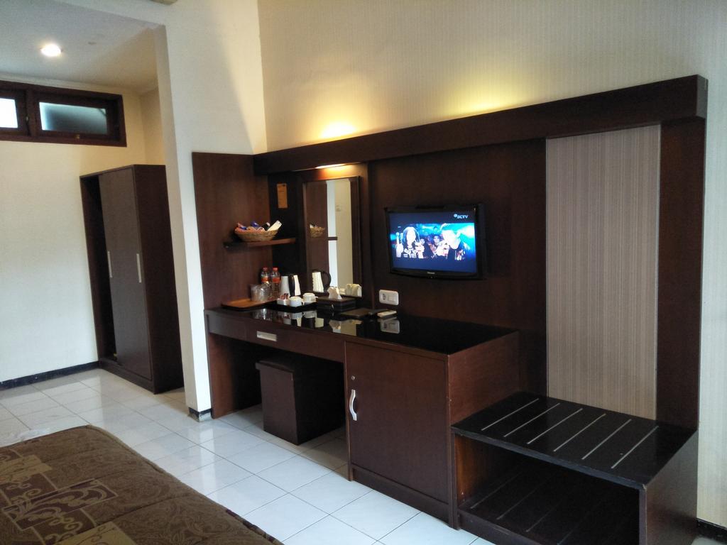 Hotel Wisanti Джокякарта Екстериор снимка